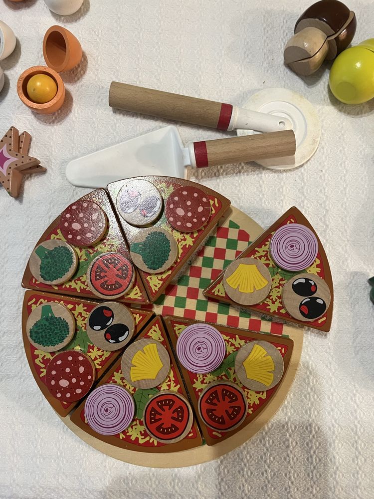 Лот от дървени играчки