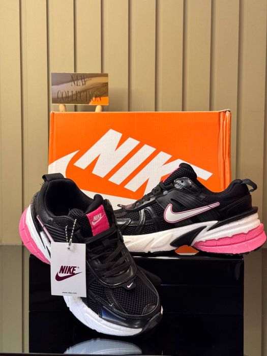 Дамски маратонки Nike