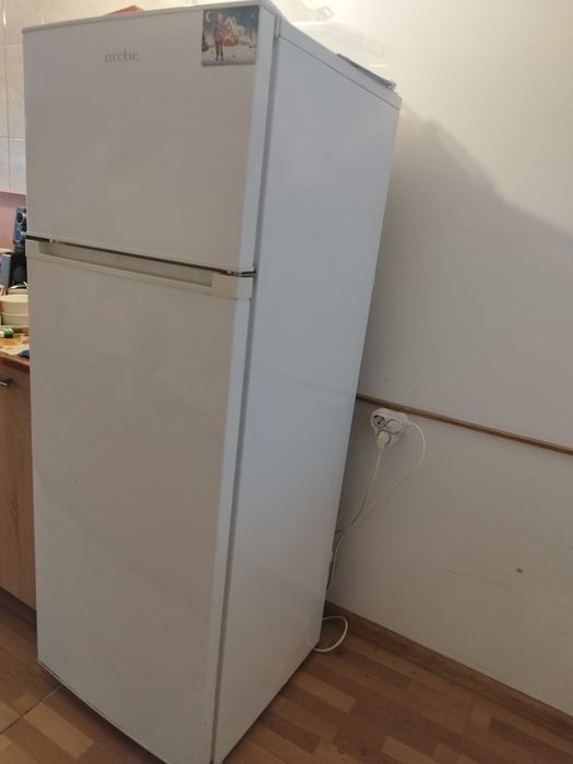 Frigider Artic cu congelator