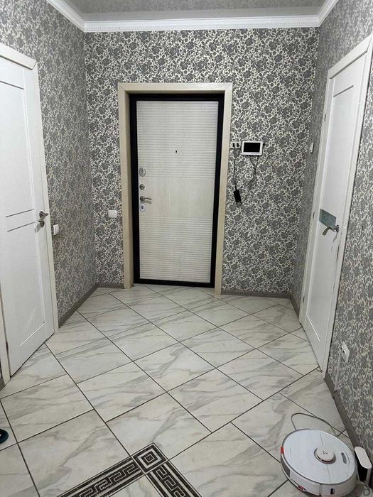 Двухэтажный дом в отличном районе