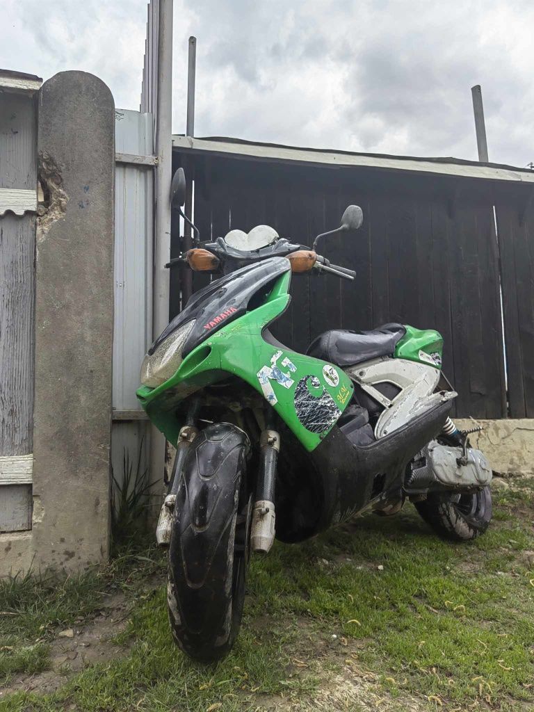 Vând scuter Yamaha Aerox funcțional