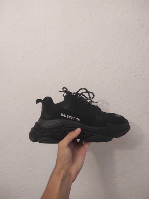 Balenciaga triple s black