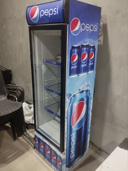 Холодильник витрина