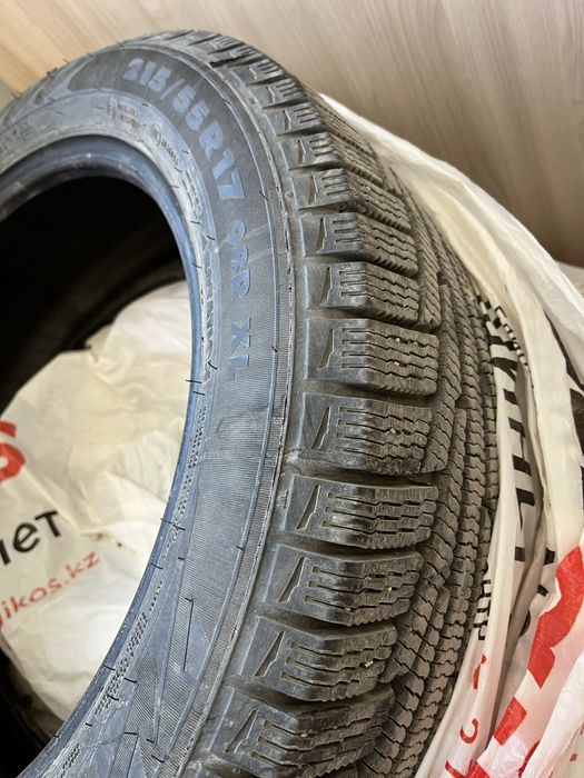 Шины зимные  215/55/17