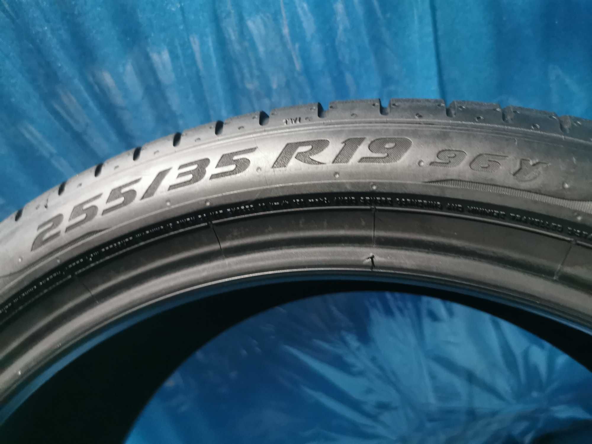 225 40 19 - 255 35 19 pirelli runflat 4 buc
