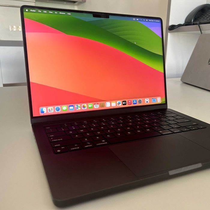 Apple MacBook Pro 14" M3 Pro | 18 GB RAM | Отлично състояние