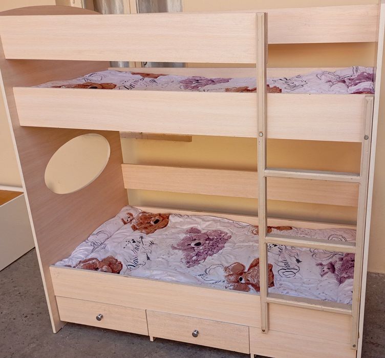 Продается детская кровать двухъярусная