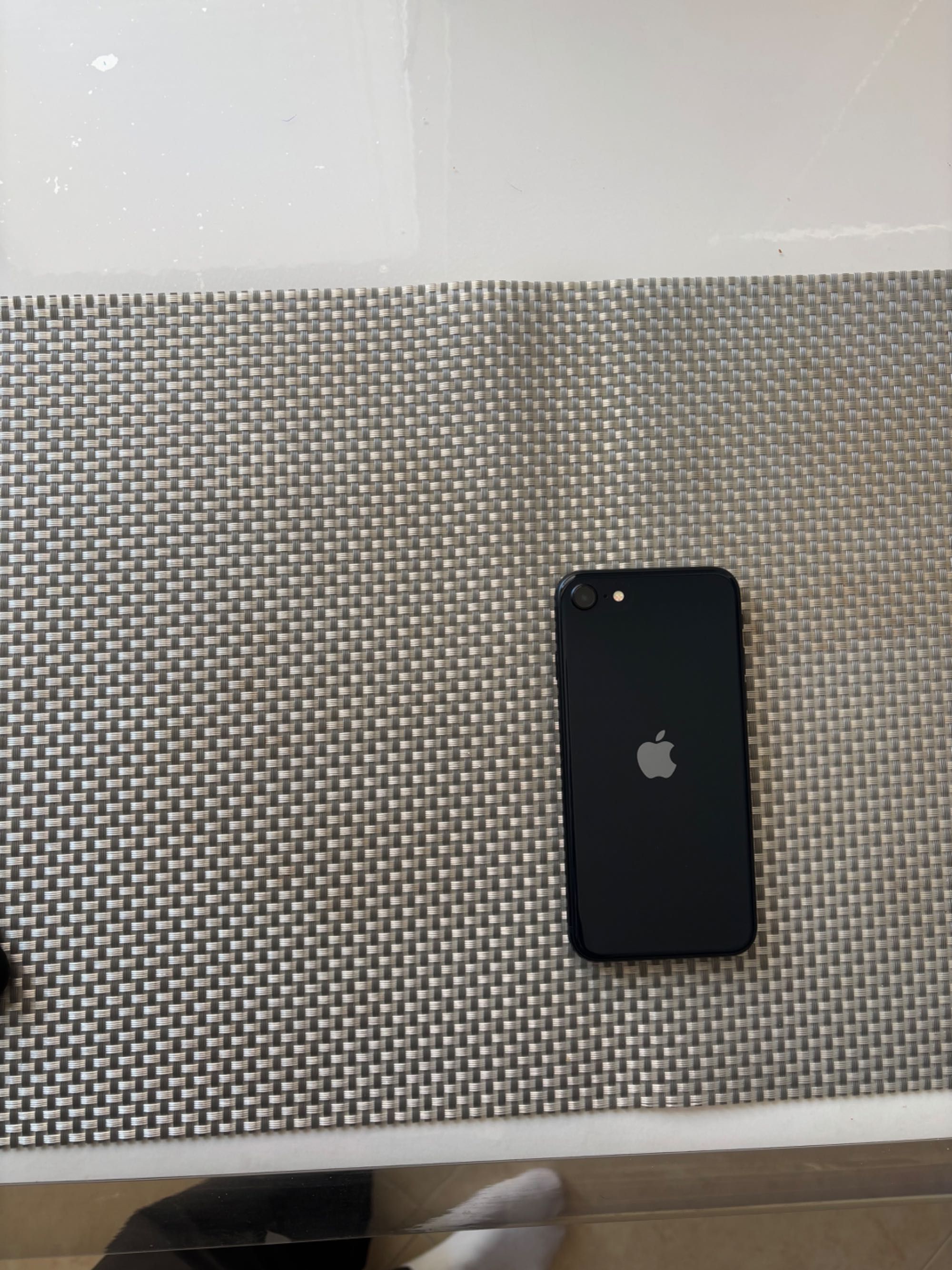 iPhone SE (2-ро поколение) 64 GB – перфектно състояние