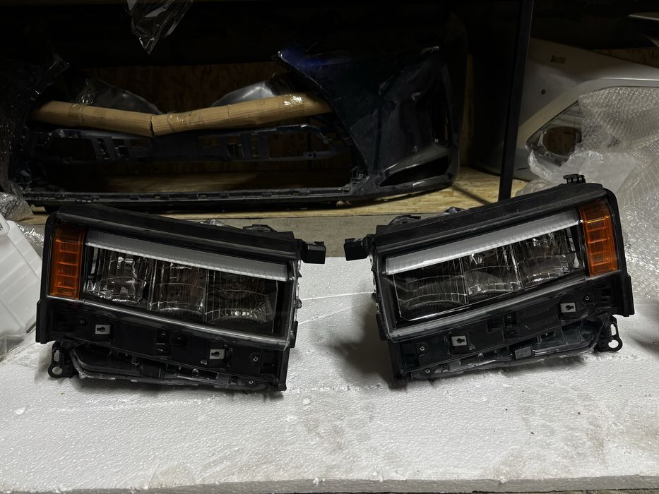 Фары Land Cruiser Prado 250 оригинал