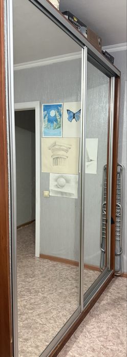 Продам зеркальные дверцы для шкафа-купе.