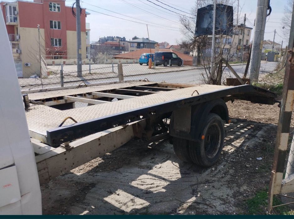 Платформа за пътна помощ с пътеки,с леки забележки