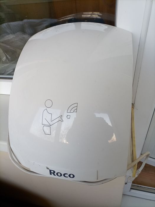 Продам электросушилку для рук Roco