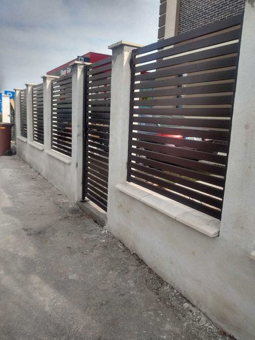 Garduri si porti din panouri stil jaluzele si alte modele disponibile