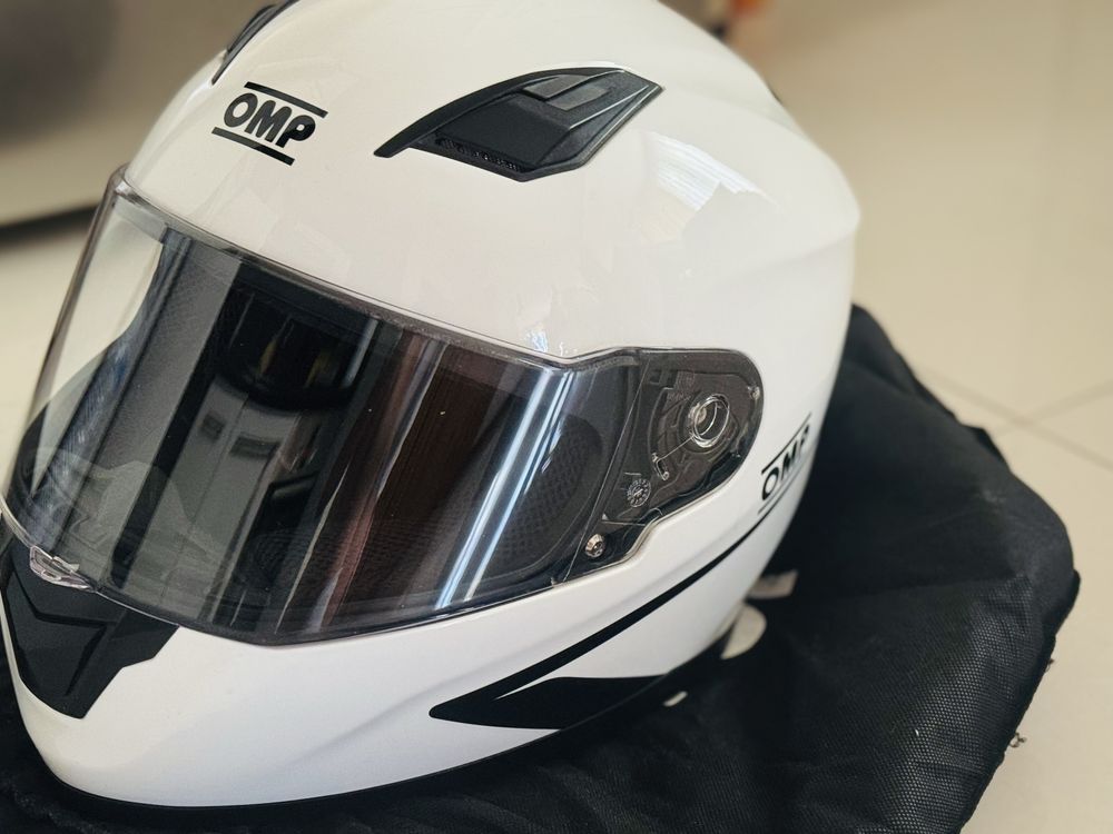 Каска OMP CIRCUIT evo white размер L