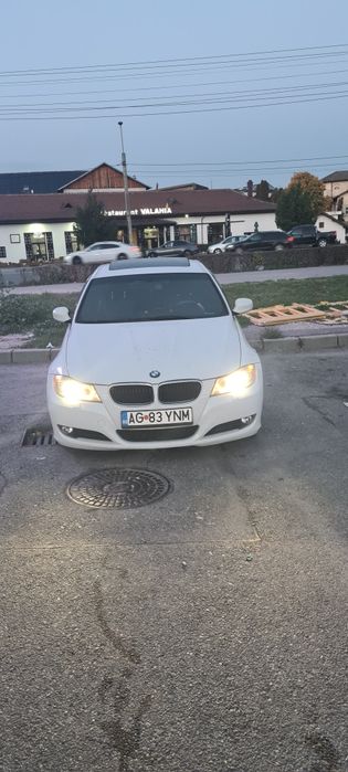 Vând bmw e90 anul2011