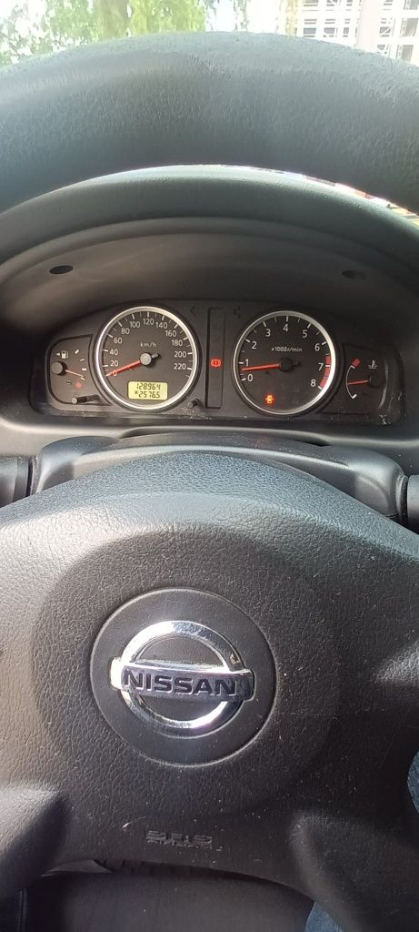 Nissan almera 2007