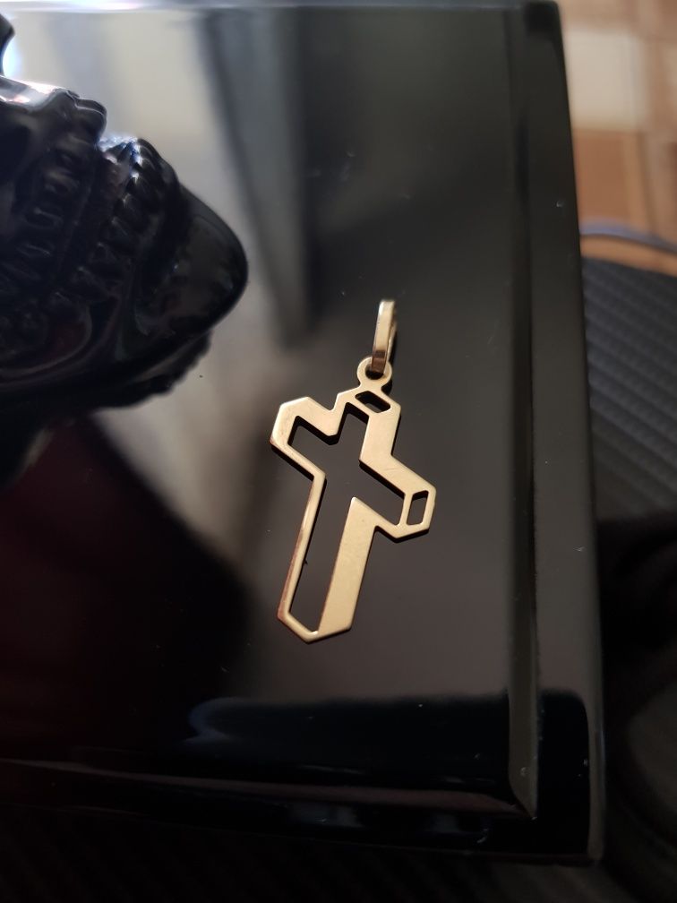 Cruce din Aur 14K, 585, Aprox 1G, Model 3D