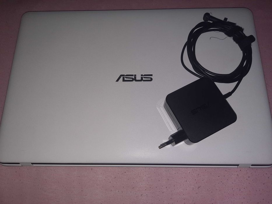 Laptop Asus X751N