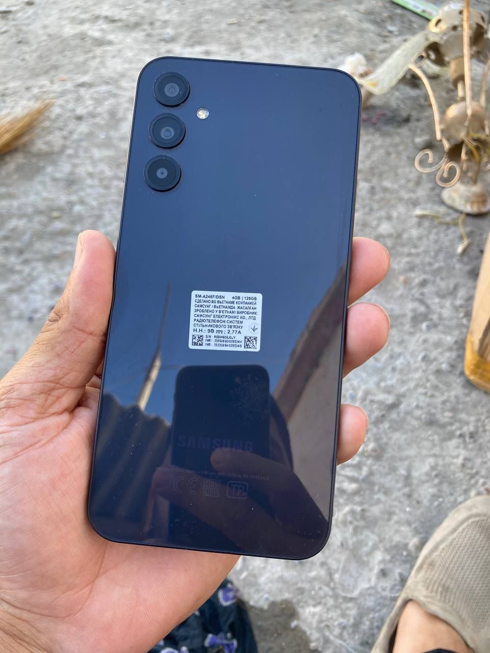 Samsung a24 sotiladi holati yangi 10 kun bògan pamit 4+4 128