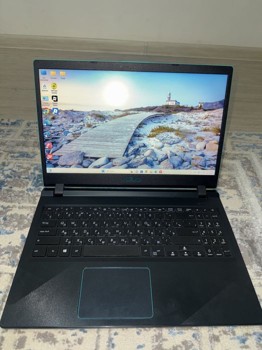 Ноутбук Asus vivobook x560u