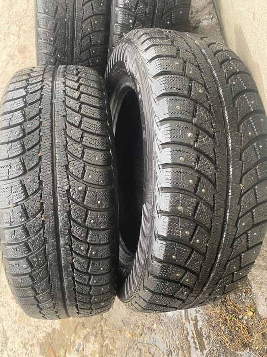 Шины зимние в хорошем состоянии