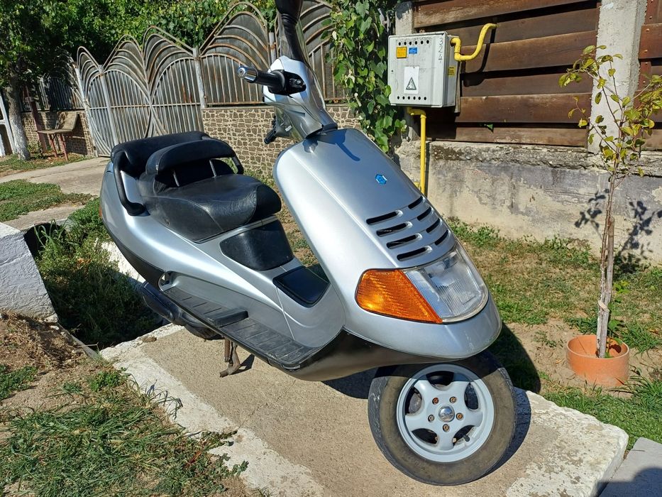 Vând scuter PIAGGIO