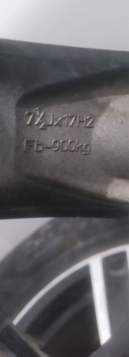 Продам шины с дисками летнии
