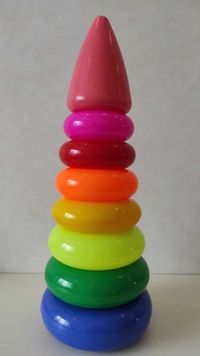 Развивающая игрушка пирамидка-радуга