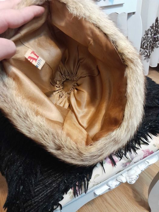 Căciulă din blană de vulpe