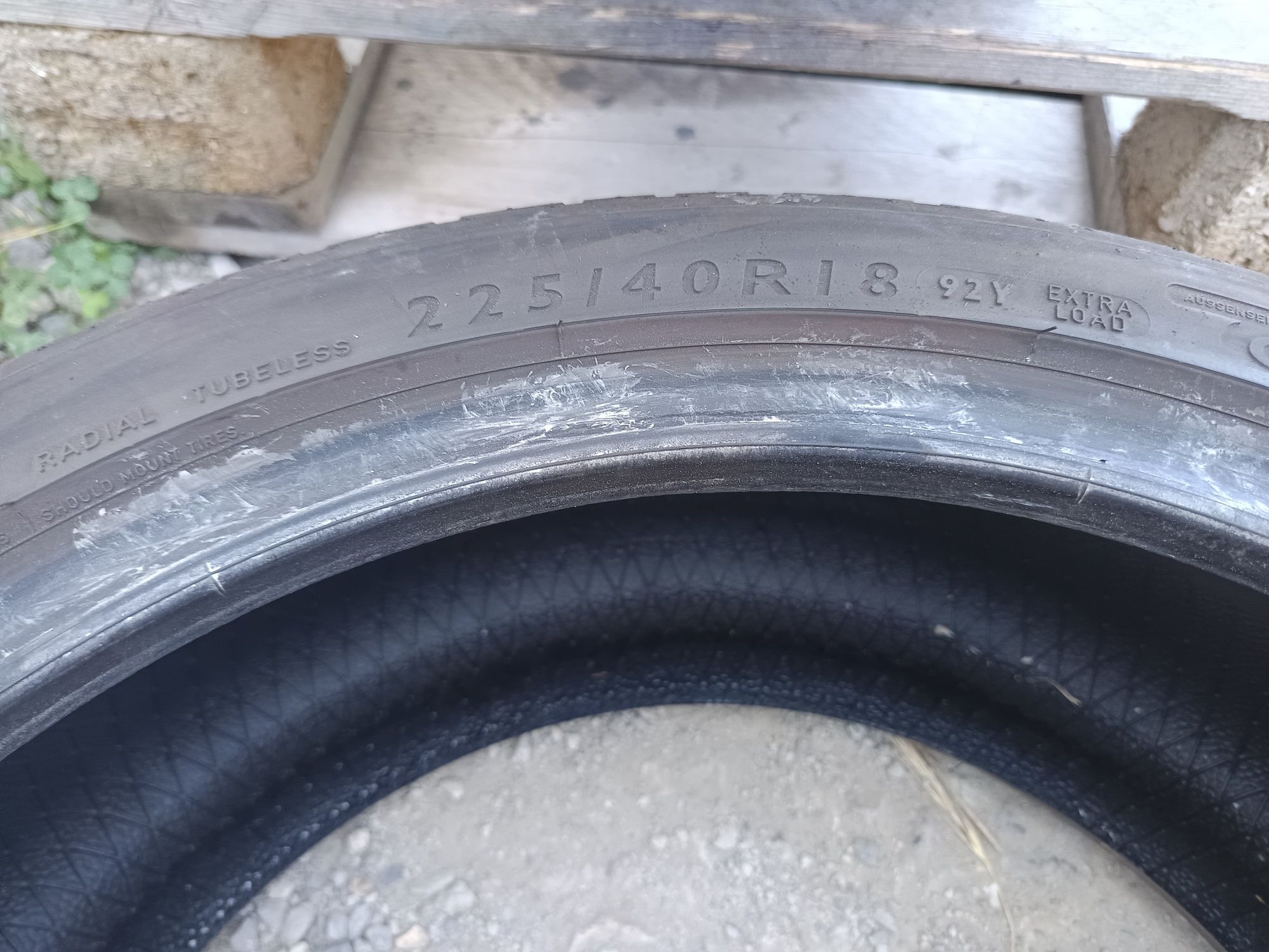 225 40 R 18 DUNLOP Дот 2719