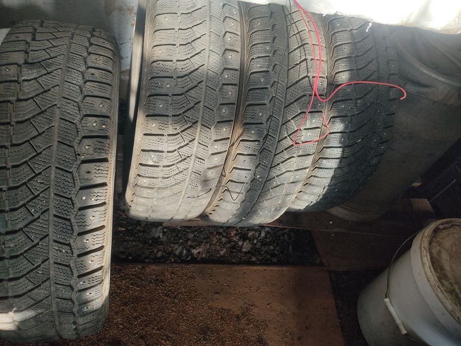 Зимние покрышки шипы