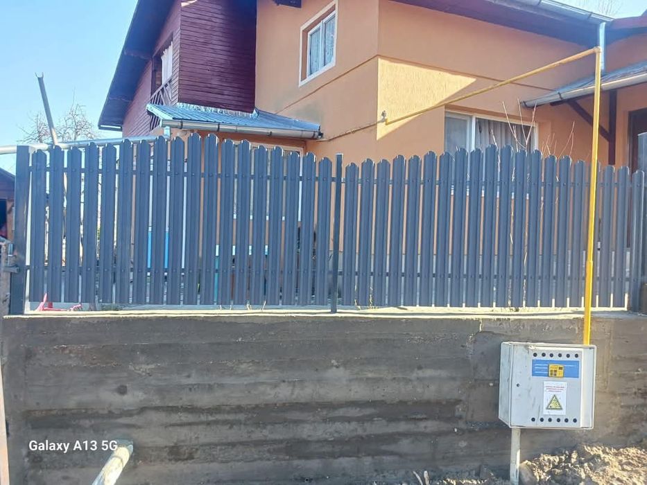Executam garduri din tabla cutata,plasa bordurata, sipca metalica