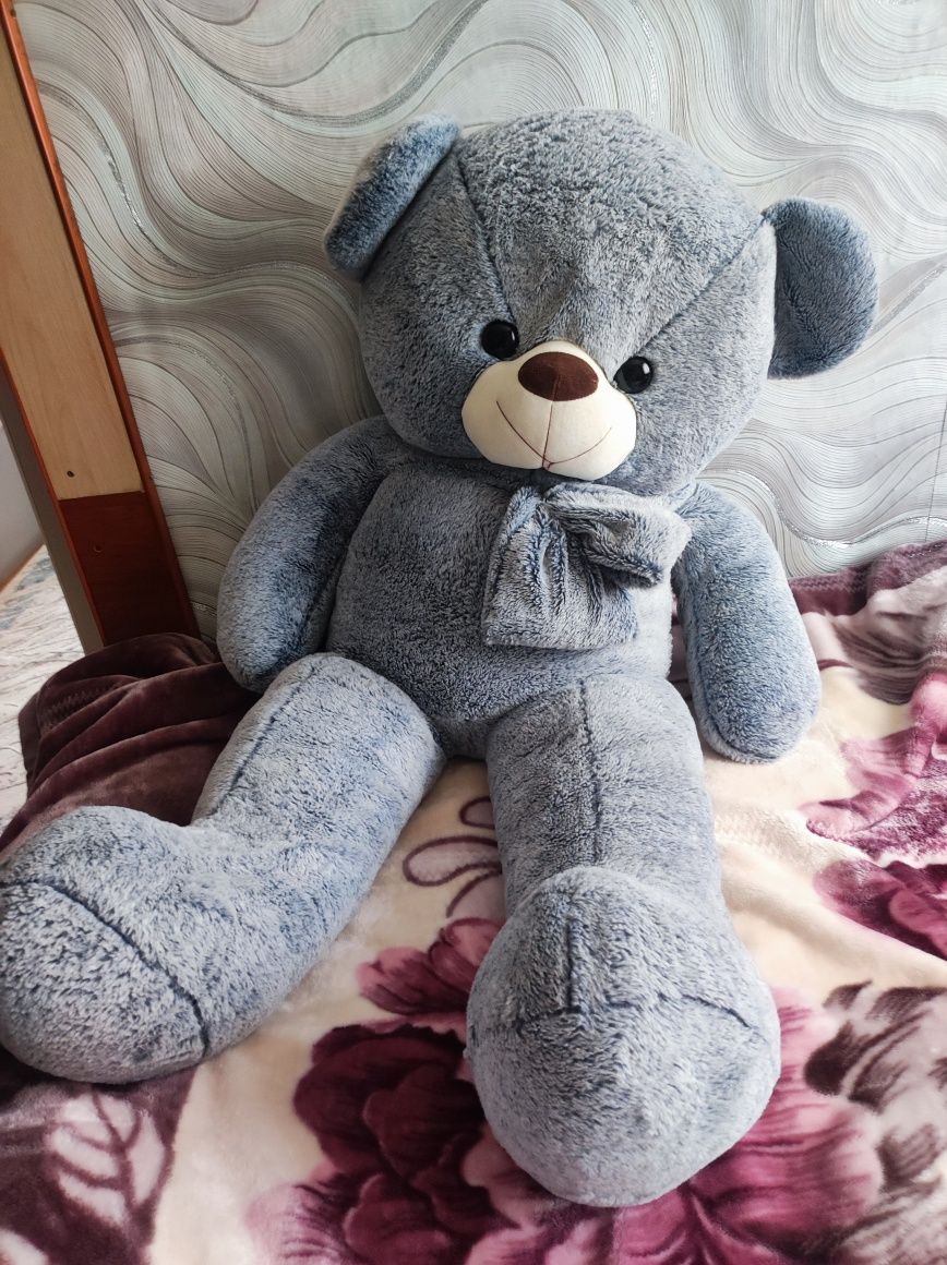 Медведь игрушка в идеальном состоянии 140 см подарок ребенку девушке