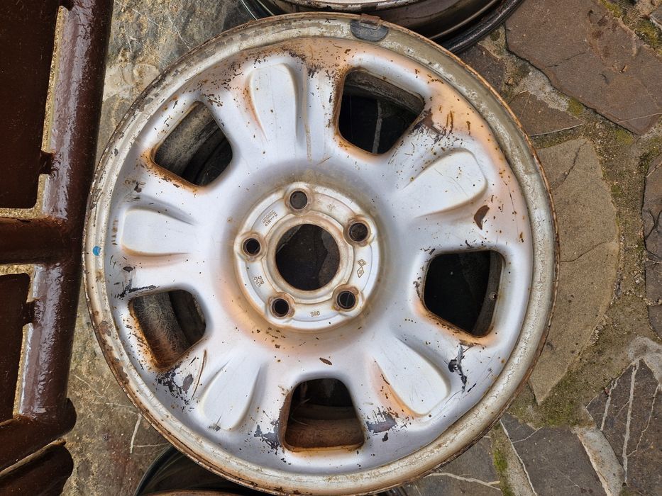 Jante 16 inch 5x114.3 Duster
ET50 6j

Au fost montate pe Duster 2016
2