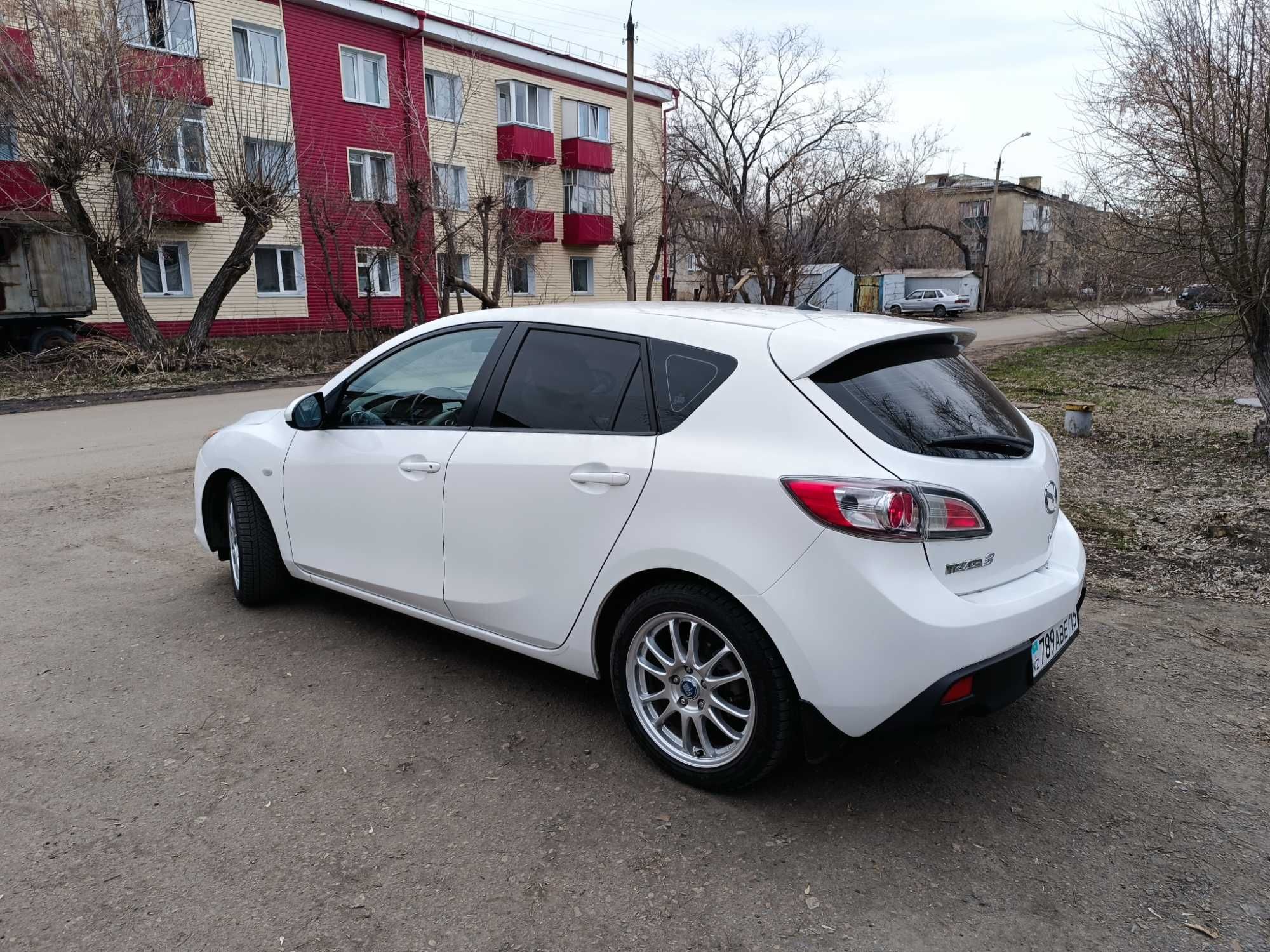 Mazda 3 2011 года