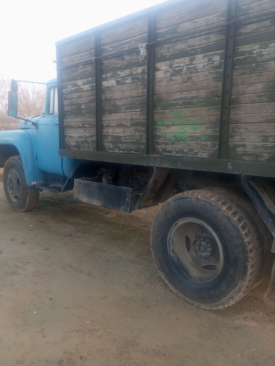 Zil 130 sotiladi srochna pul zarur
