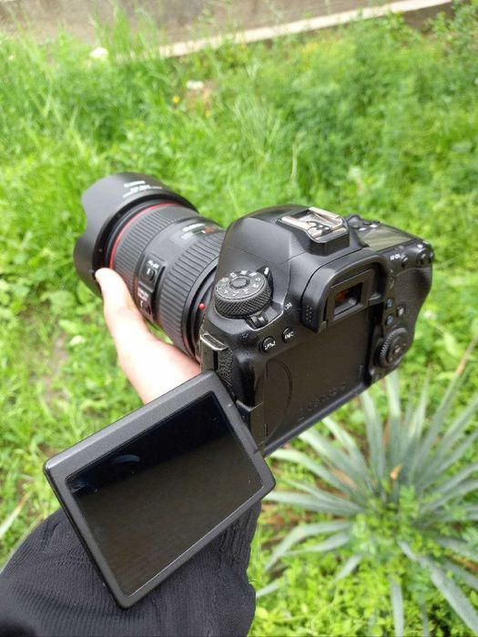 6 D mark ii sotiladi