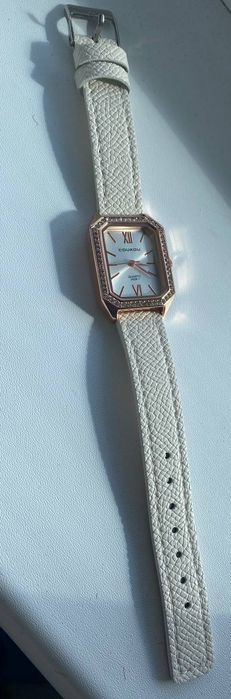 Продам наручные часы женские