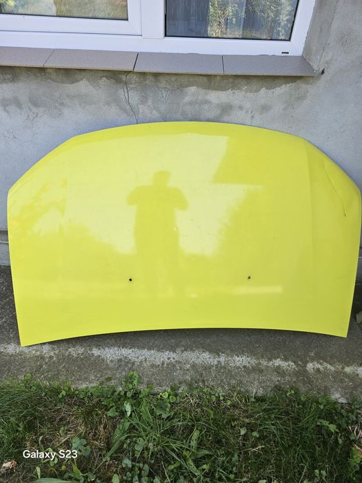 Capota dacia logan doi ușor lovita