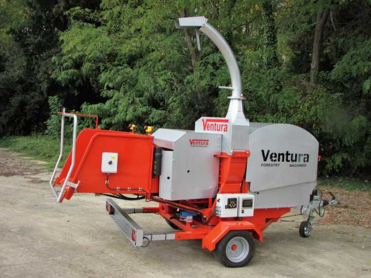 Tocator PROFESIONAL de crengi / lemn cu motor diesel 59cp Ventura