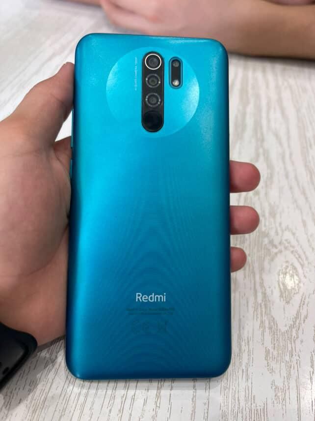 Redmi 9 karopka bor