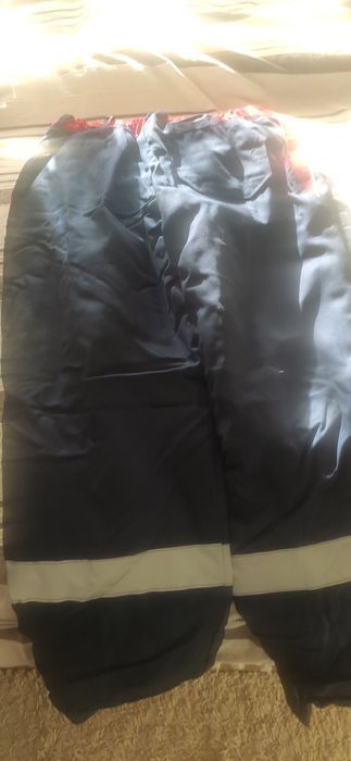 Продавам чисто нов зимен работен комплект