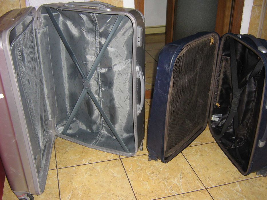 trolere, Albastru din plastic dur si 2 Rosii