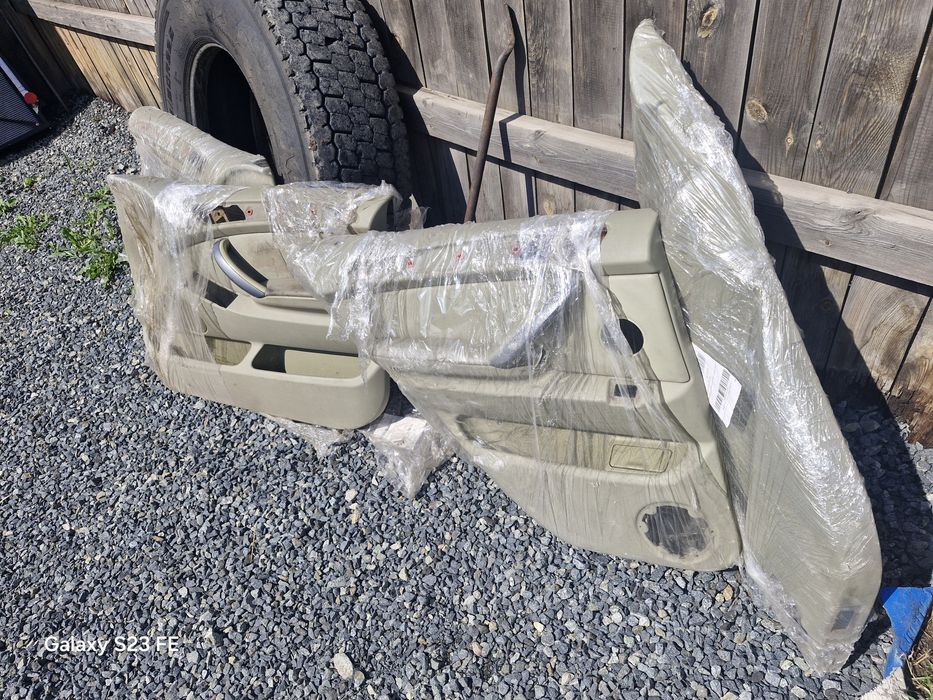 Продам обшивки дверей Бмв х5 е53