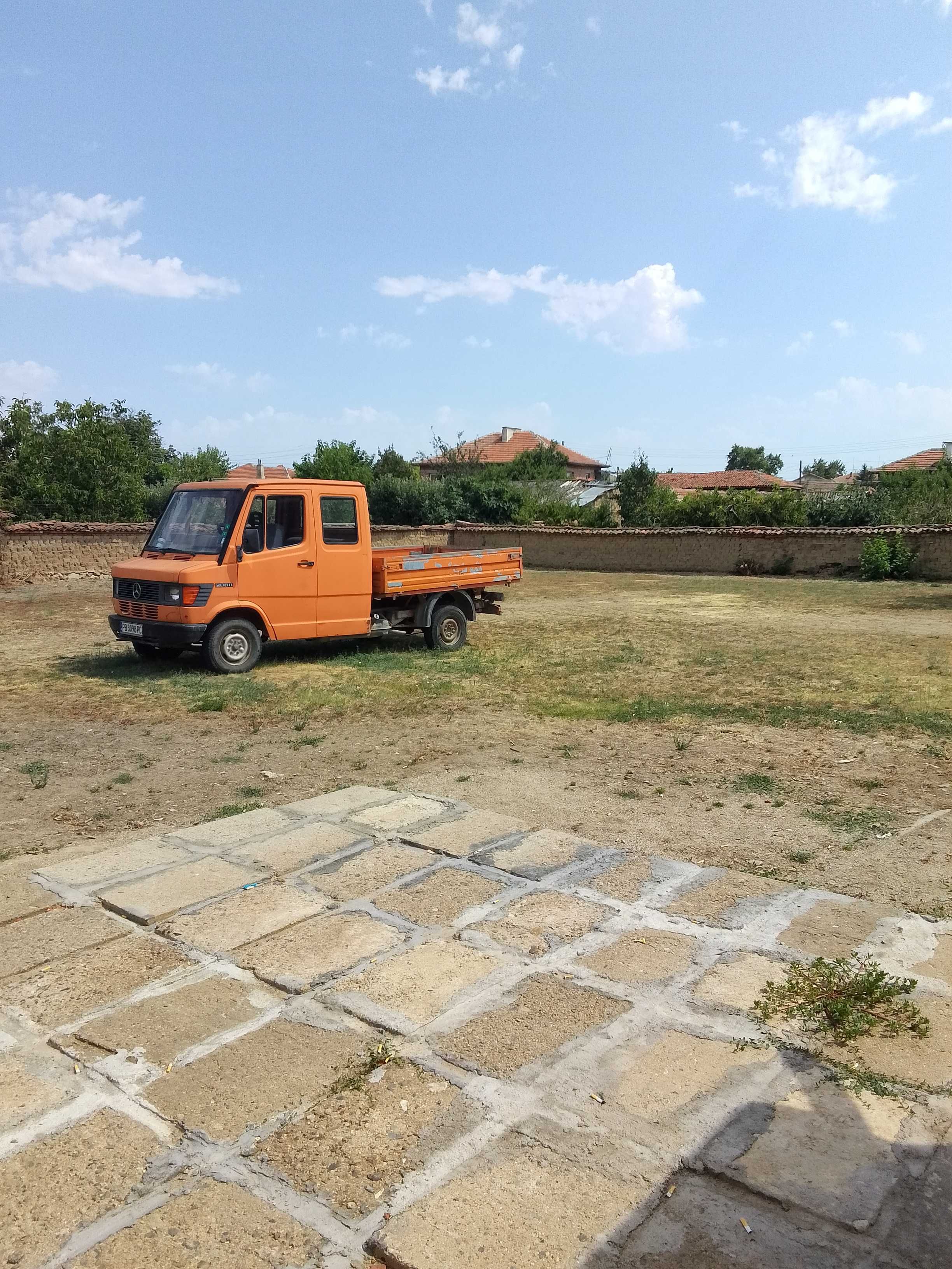 Продава се къща с всичко