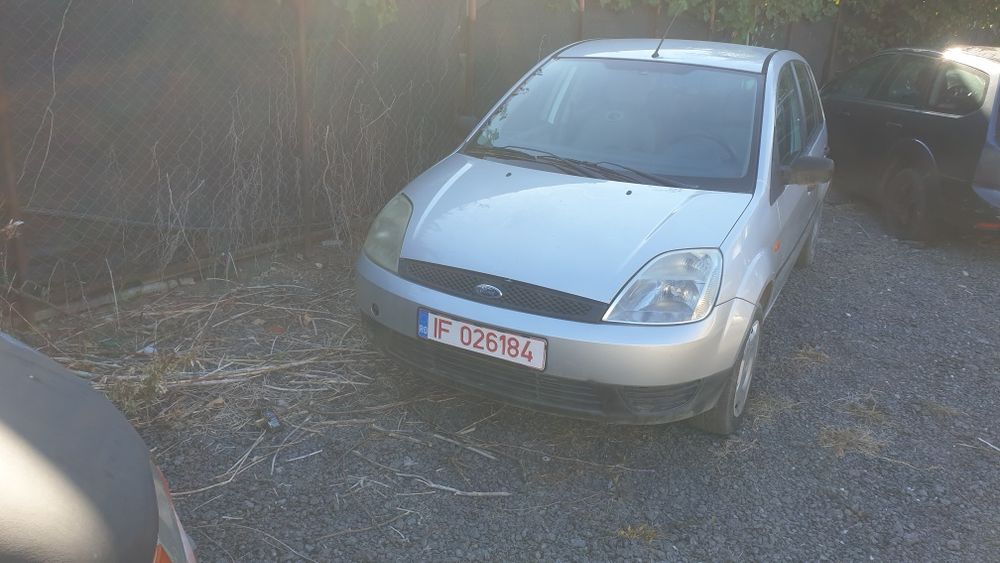 Aripa capota bara trager Ford Fiesta