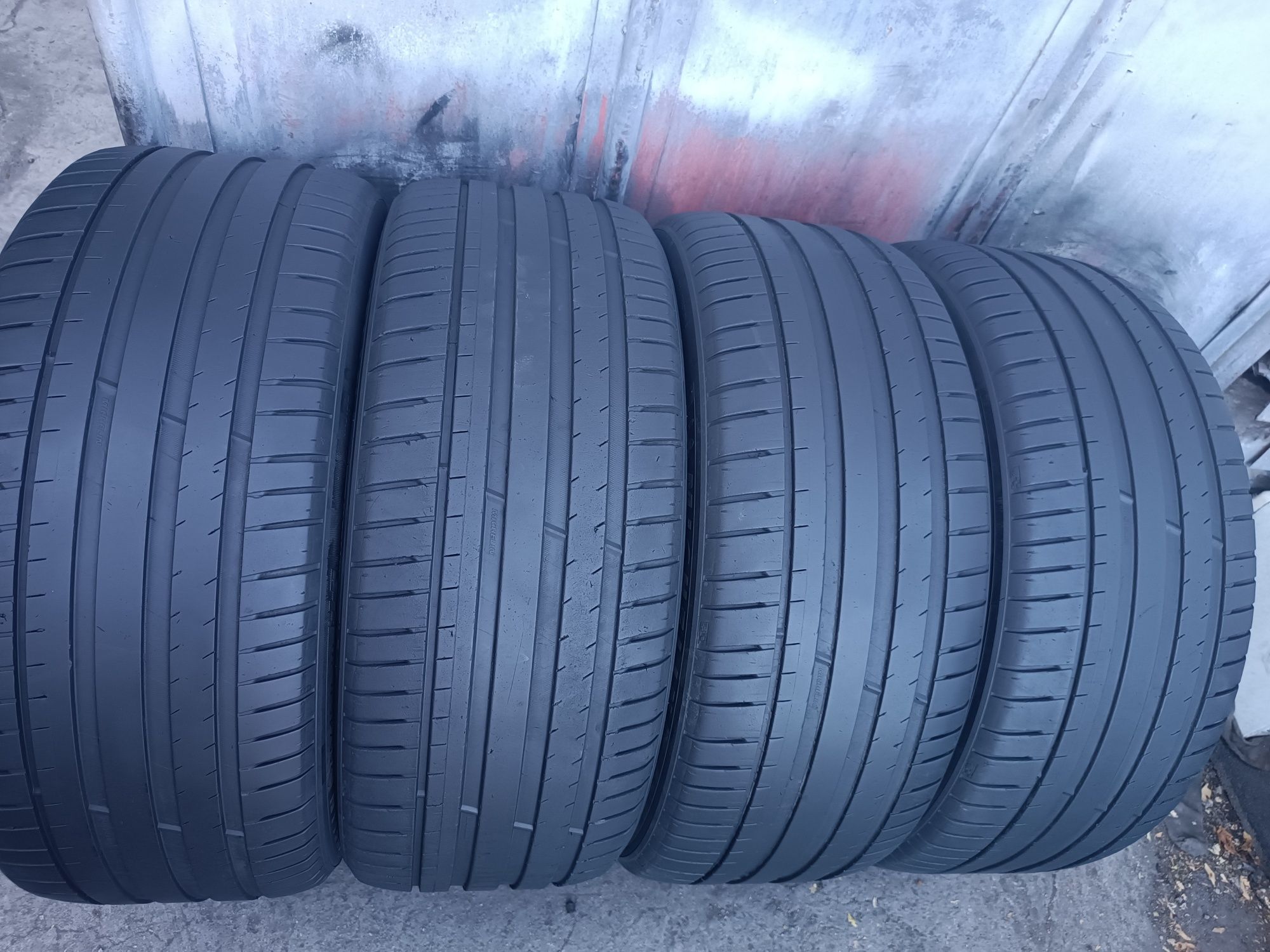 255/45/20 Michelin