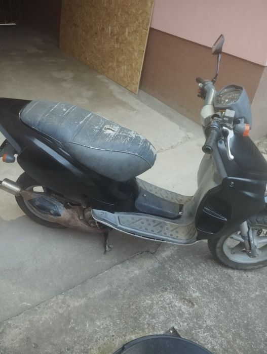 Scuter Aprilia 49