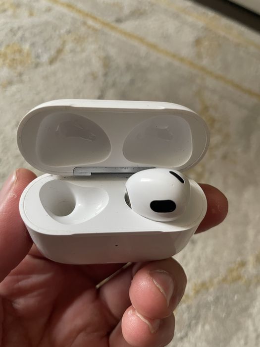 Эйрподс оригинал