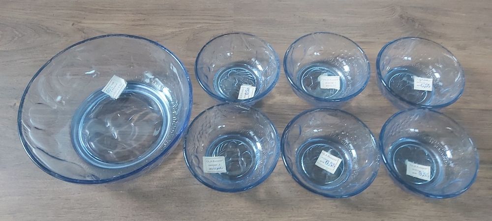 Стъклен сервиз от купи